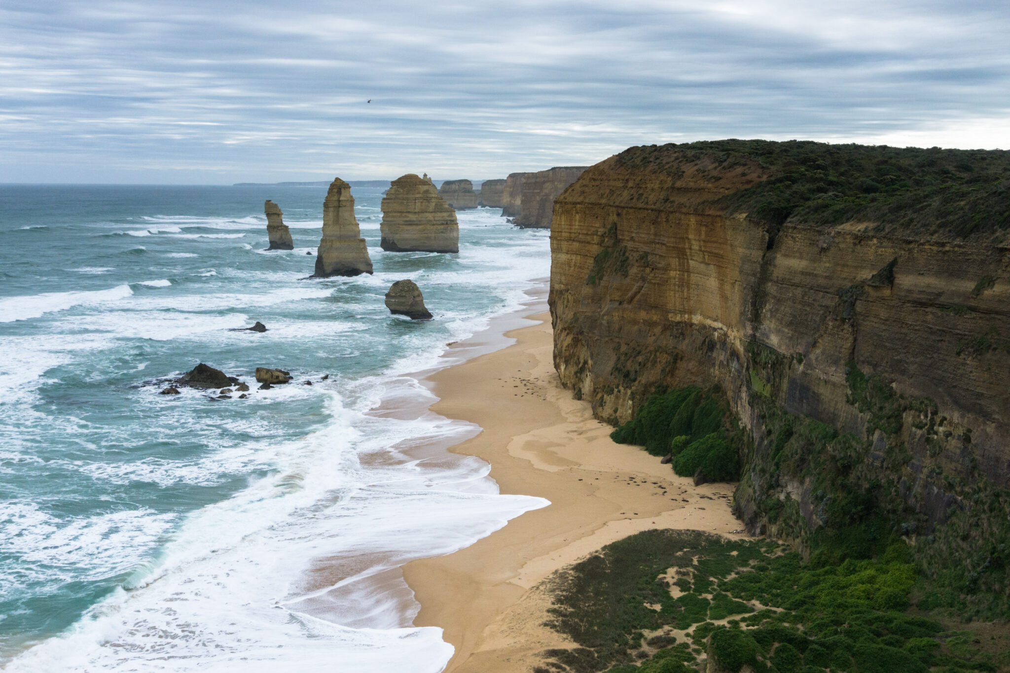 Everything you need to know to plan the best Adelaide to Melbourne Drive via the Great Ocean Road including where to go, how long to visit & where to stay. #adelaide #melbourne #australiaroadtrip #southaustralia #roadtripitinerary #bestroadtrips #greatoceanroad #kangarooisland.